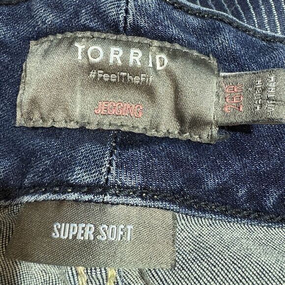 Torrid Super Soft Jeggings Womens 26R Blue Denim Skinny Stretch Plus Size Jeans - Picture 3 of 8
